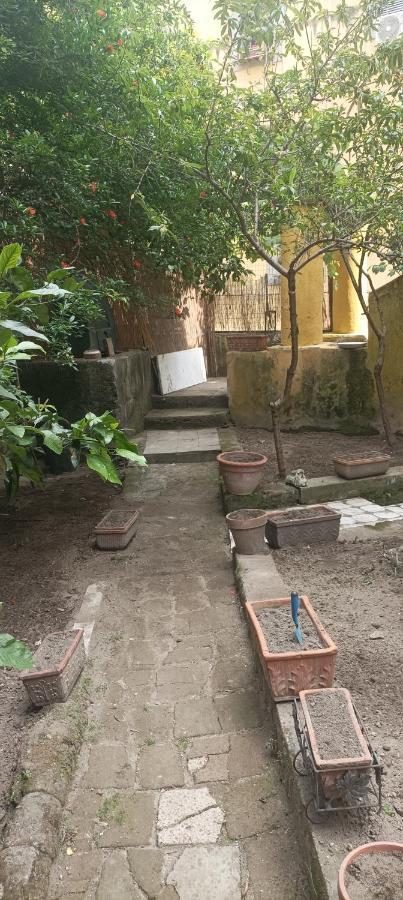Отель Il Giardino Nascosto Неаполь Экстерьер фото