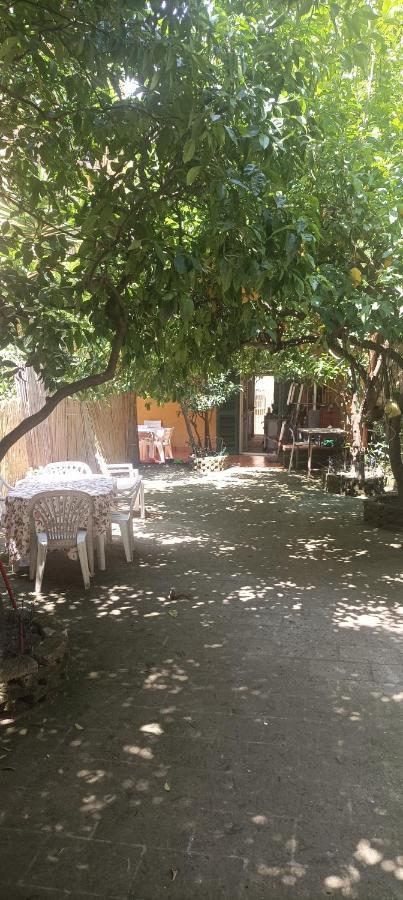 Отель Il Giardino Nascosto Неаполь Экстерьер фото